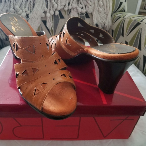 Soe - Picture 3 of 3